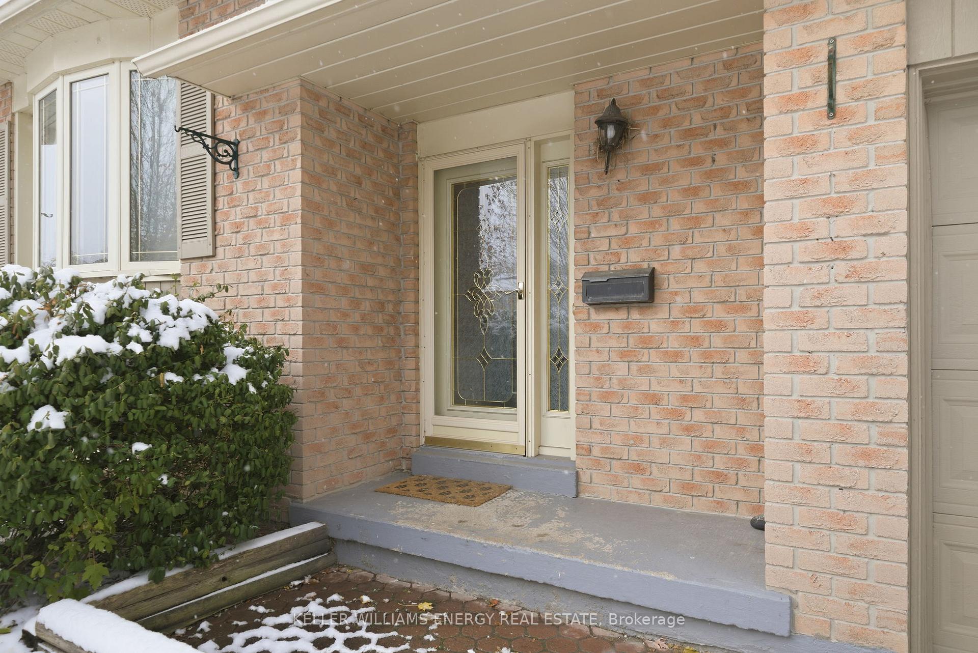 Photo 2 of 738 Greenbriar Drive, Oshawa, Eastdale — HOMEH