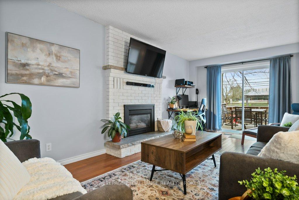 Photo 6 of 12 Limeridge Drive, Kingston, Kingston East (Incl Barret Crt) — HOMEH