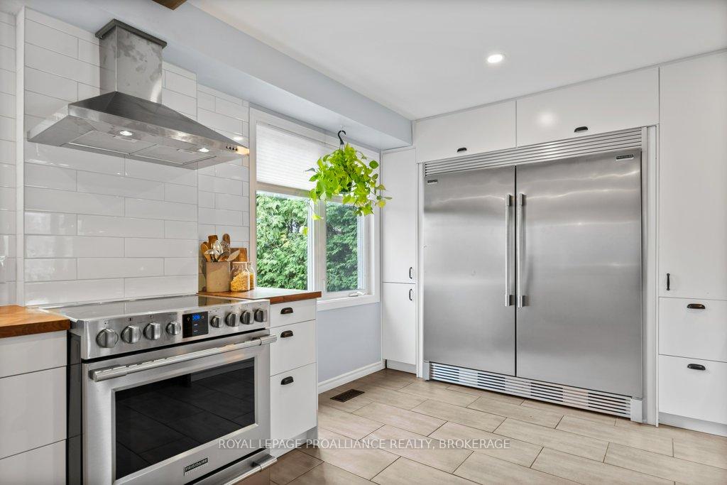 Photo 15 of 12 Limeridge Drive, Kingston, Kingston East (Incl Barret Crt) — HOMEH