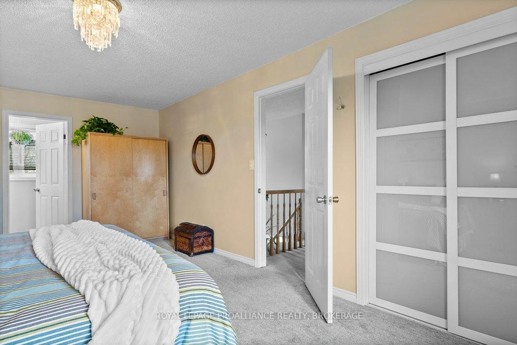 Photo 19 of 12 Limeridge Drive, Kingston, Kingston East (Incl Barret Crt) — HOMEH