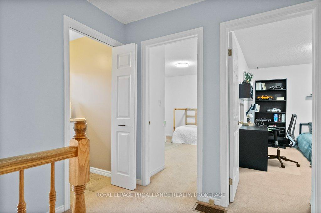 Photo 22 of 12 Limeridge Drive, Kingston, Kingston East (Incl Barret Crt) — HOMEH