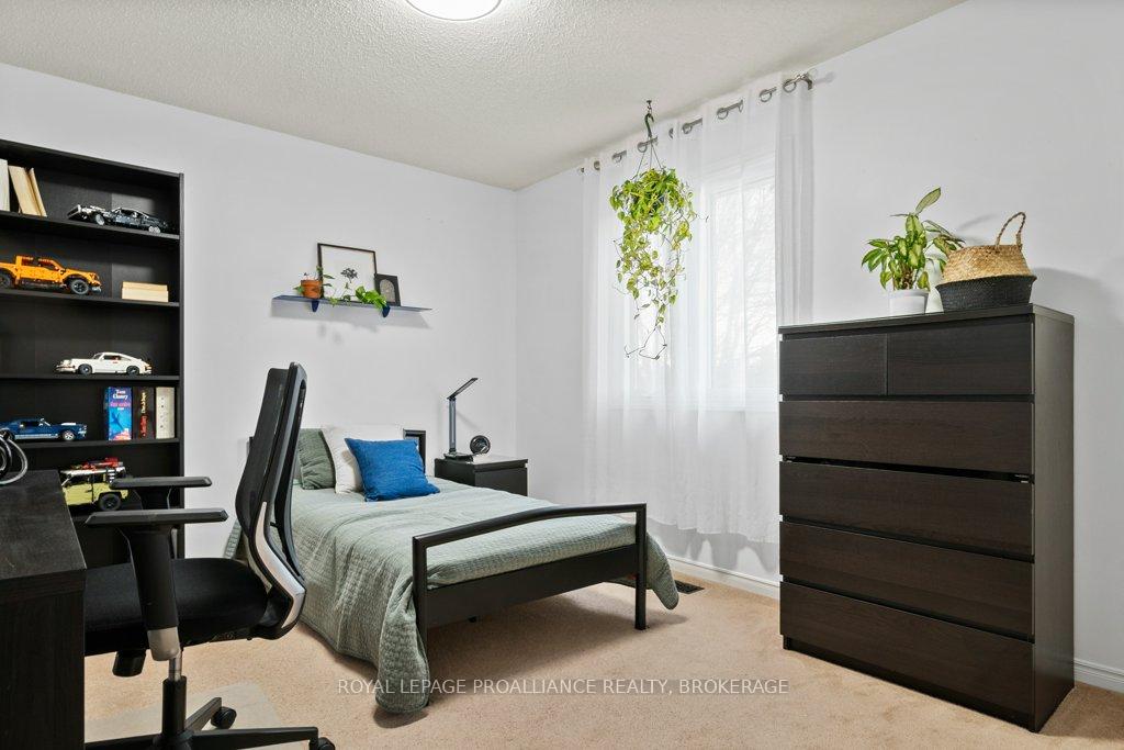Photo 26 of 12 Limeridge Drive, Kingston, Kingston East (Incl Barret Crt) — HOMEH