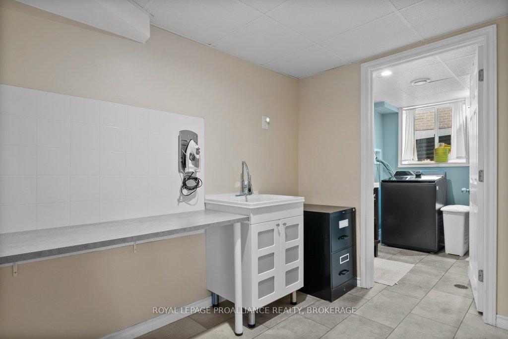 Photo 31 of 12 Limeridge Drive, Kingston, Kingston East (Incl Barret Crt) — HOMEH