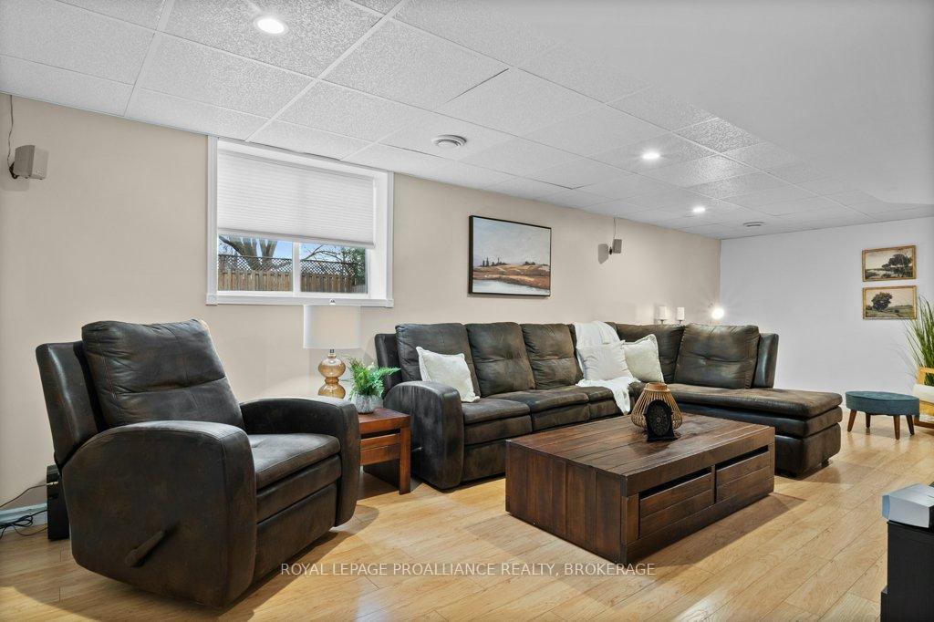 Photo 32 of 12 Limeridge Drive, Kingston, Kingston East (Incl Barret Crt) — HOMEH