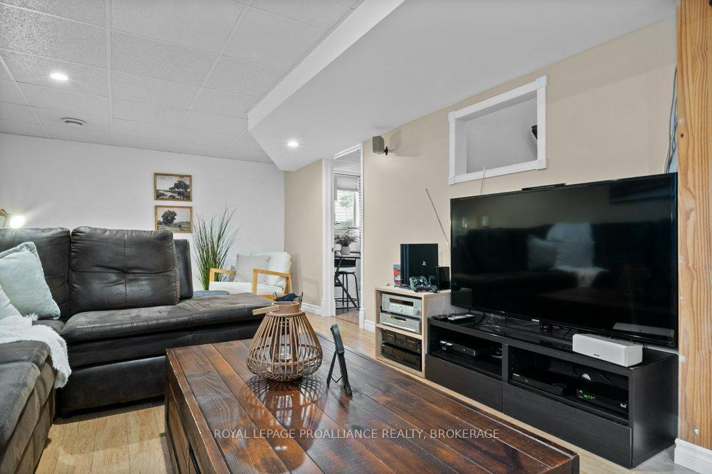 Photo 33 of 12 Limeridge Drive, Kingston, Kingston East (Incl Barret Crt) — HOMEH