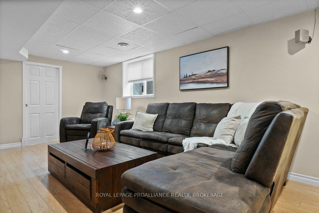 Photo 34 of 12 Limeridge Drive, Kingston, Kingston East (Incl Barret Crt) — HOMEH
