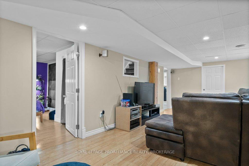 Photo 36 of 12 Limeridge Drive, Kingston, Kingston East (Incl Barret Crt) — HOMEH
