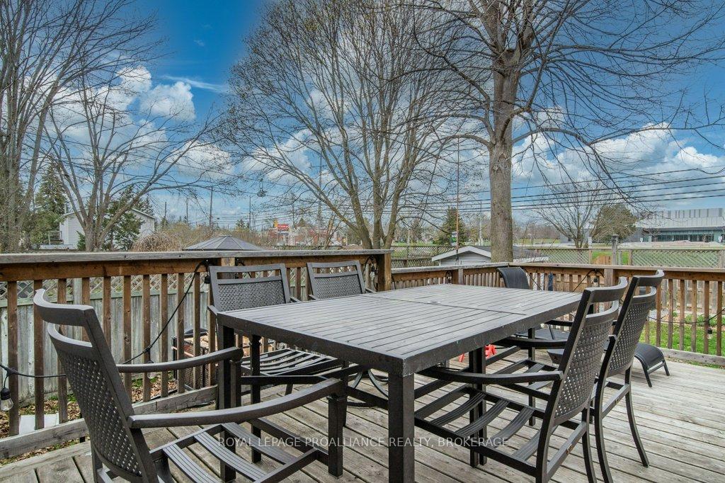 Photo 45 of 12 Limeridge Drive, Kingston, Kingston East (Incl Barret Crt) — HOMEH