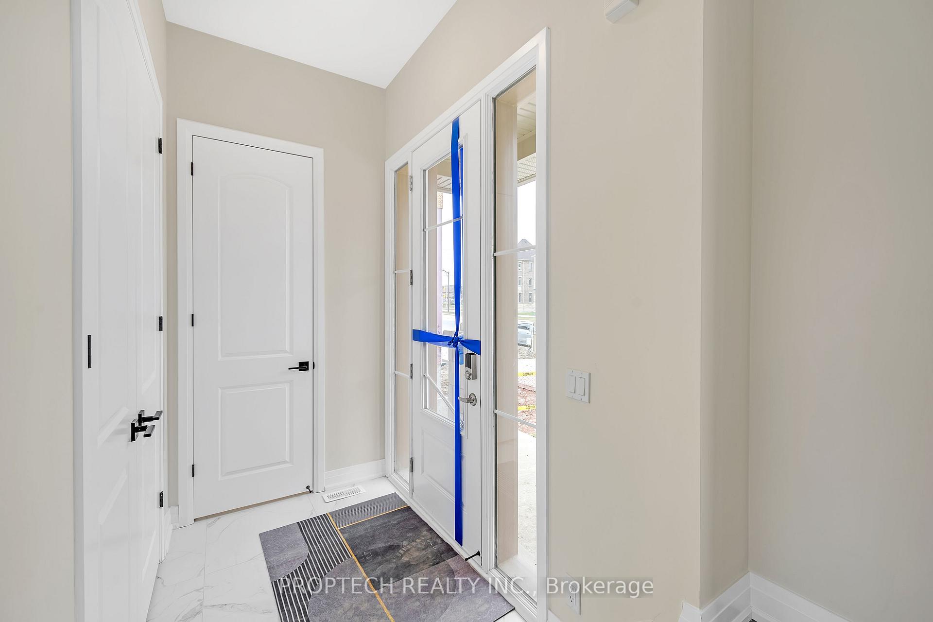 Photo 4 of 14 York Downs Boulevard, Markham, Angus Glen — HOMEH