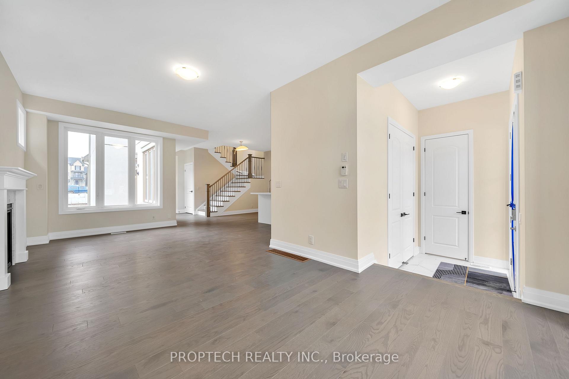 Photo 5 of 14 York Downs Boulevard, Markham, Angus Glen — HOMEH