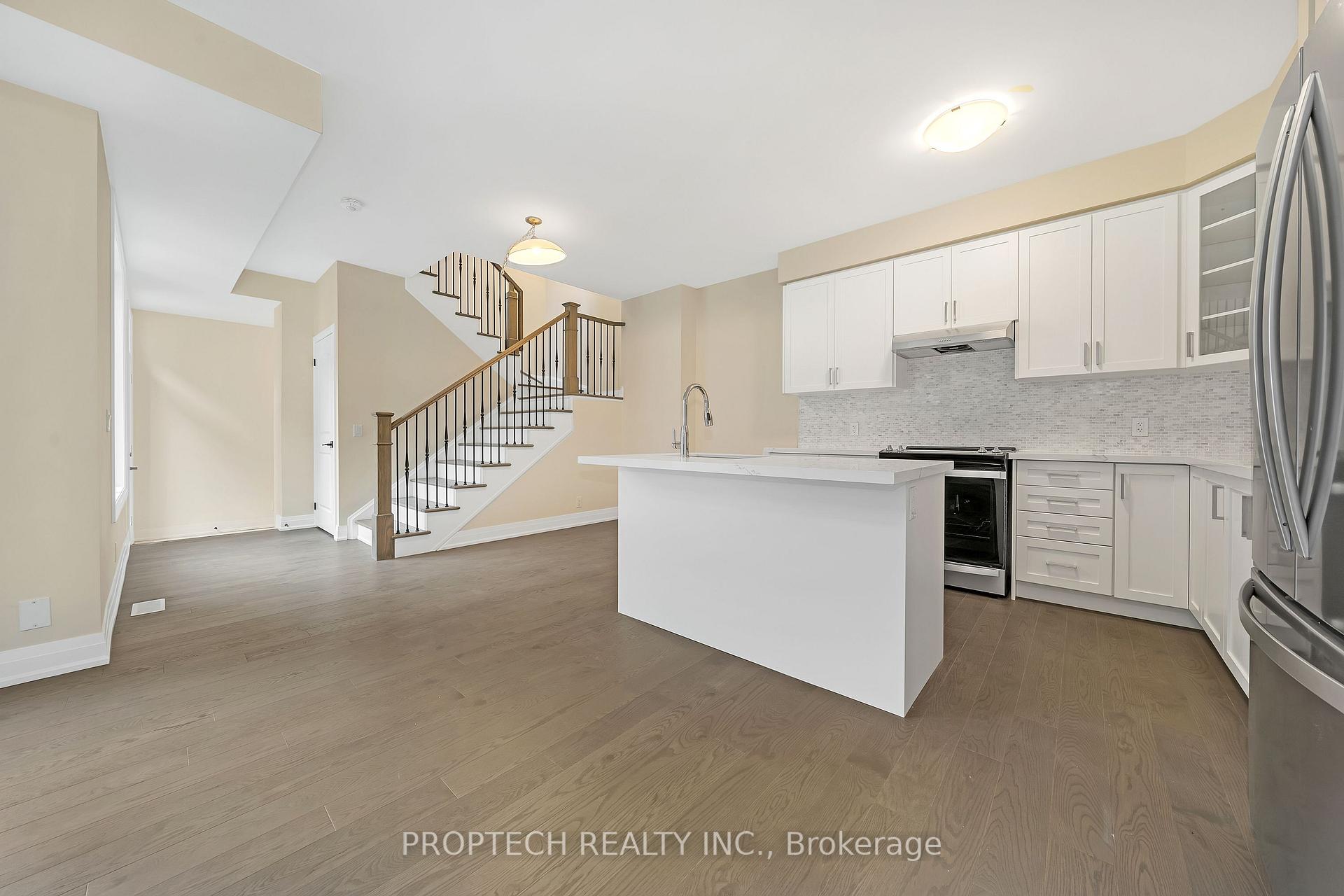 Photo 8 of 14 York Downs Boulevard, Markham, Angus Glen — HOMEH