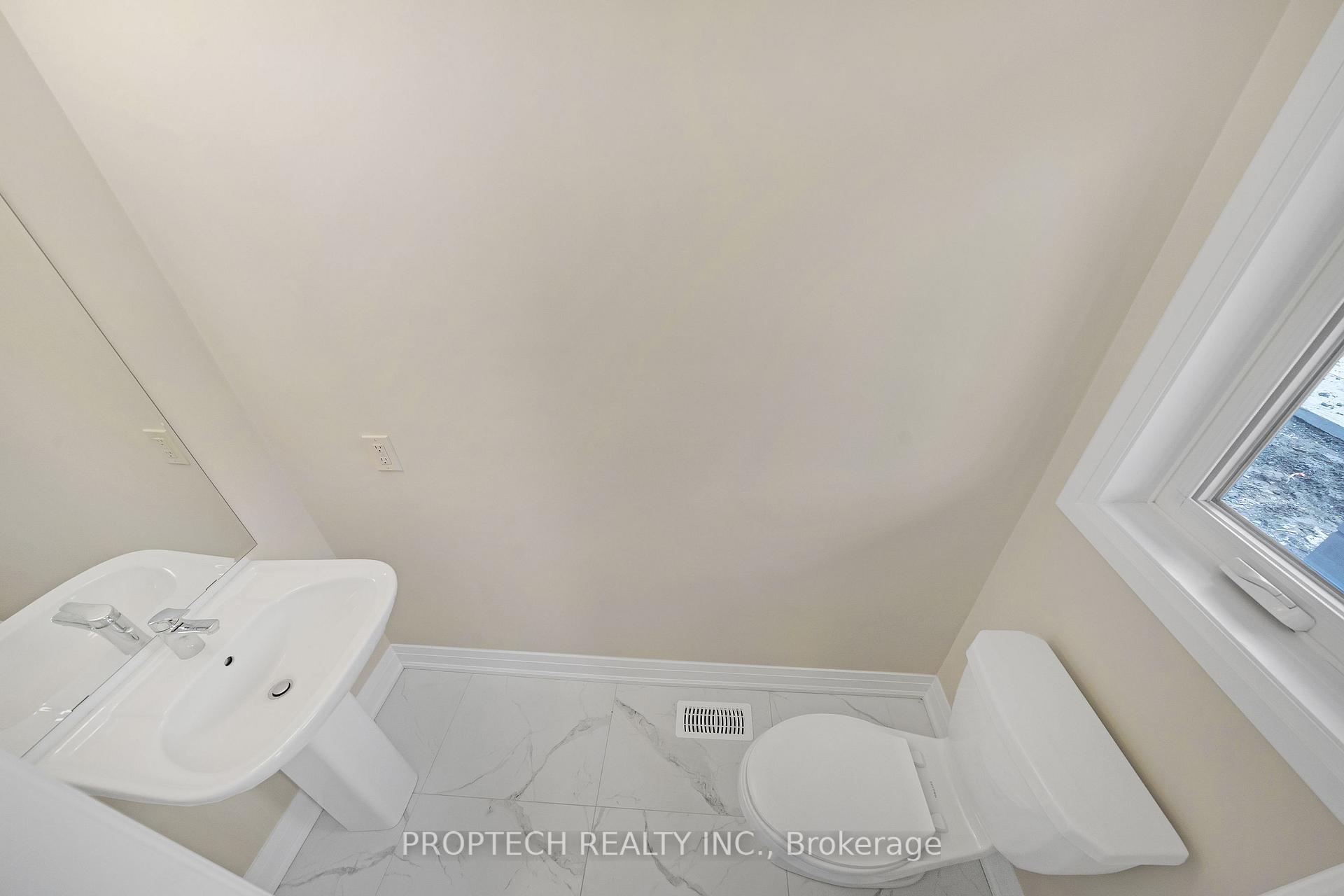 Photo 12 of 14 York Downs Boulevard, Markham, Angus Glen — HOMEH