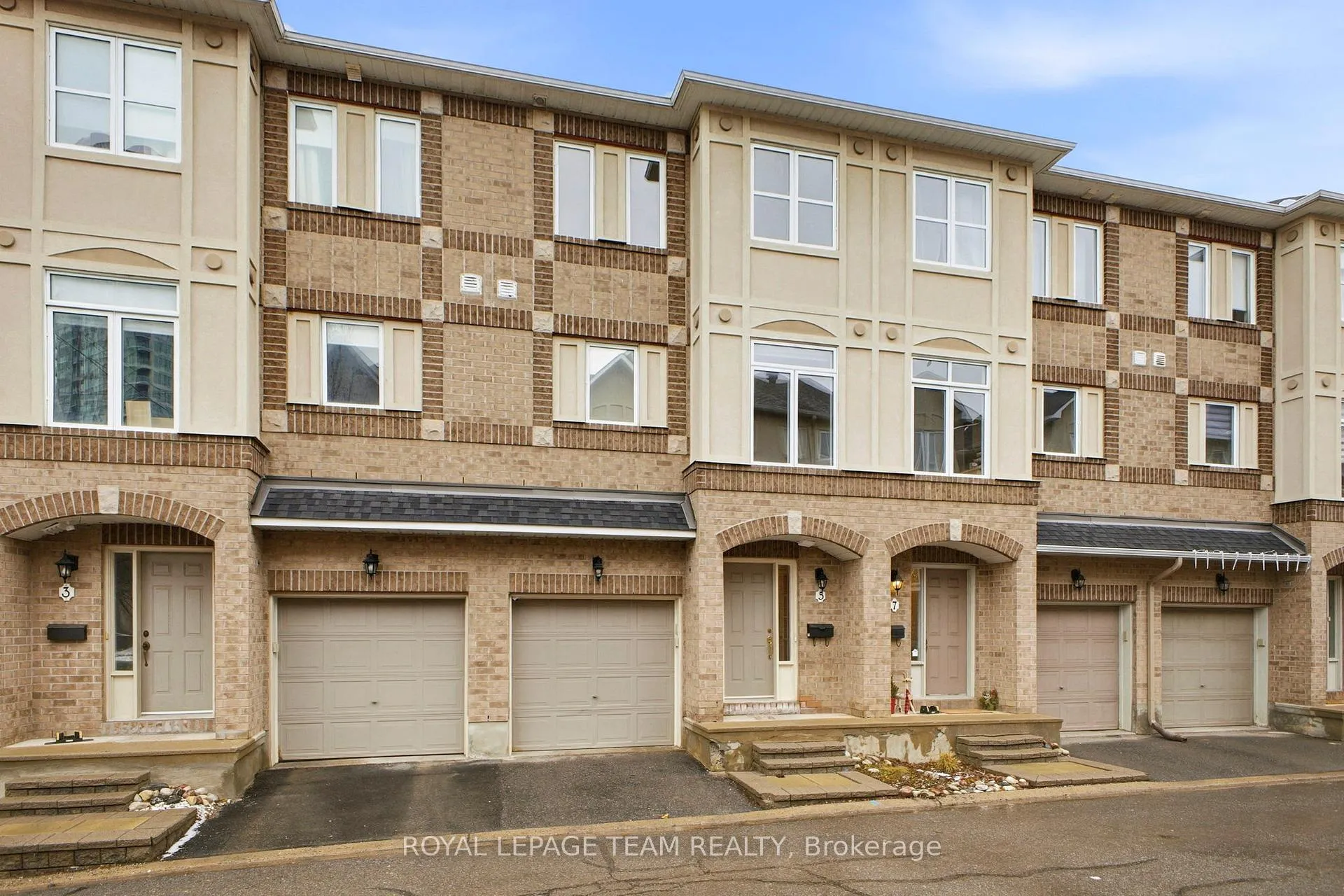 Front of 5 Island Creek Private