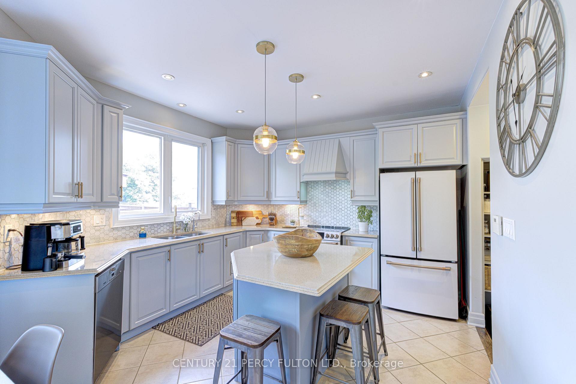 Photo 20 of 122 John W Taylor Avenue, New Tecumseth, Alliston — HOMEH