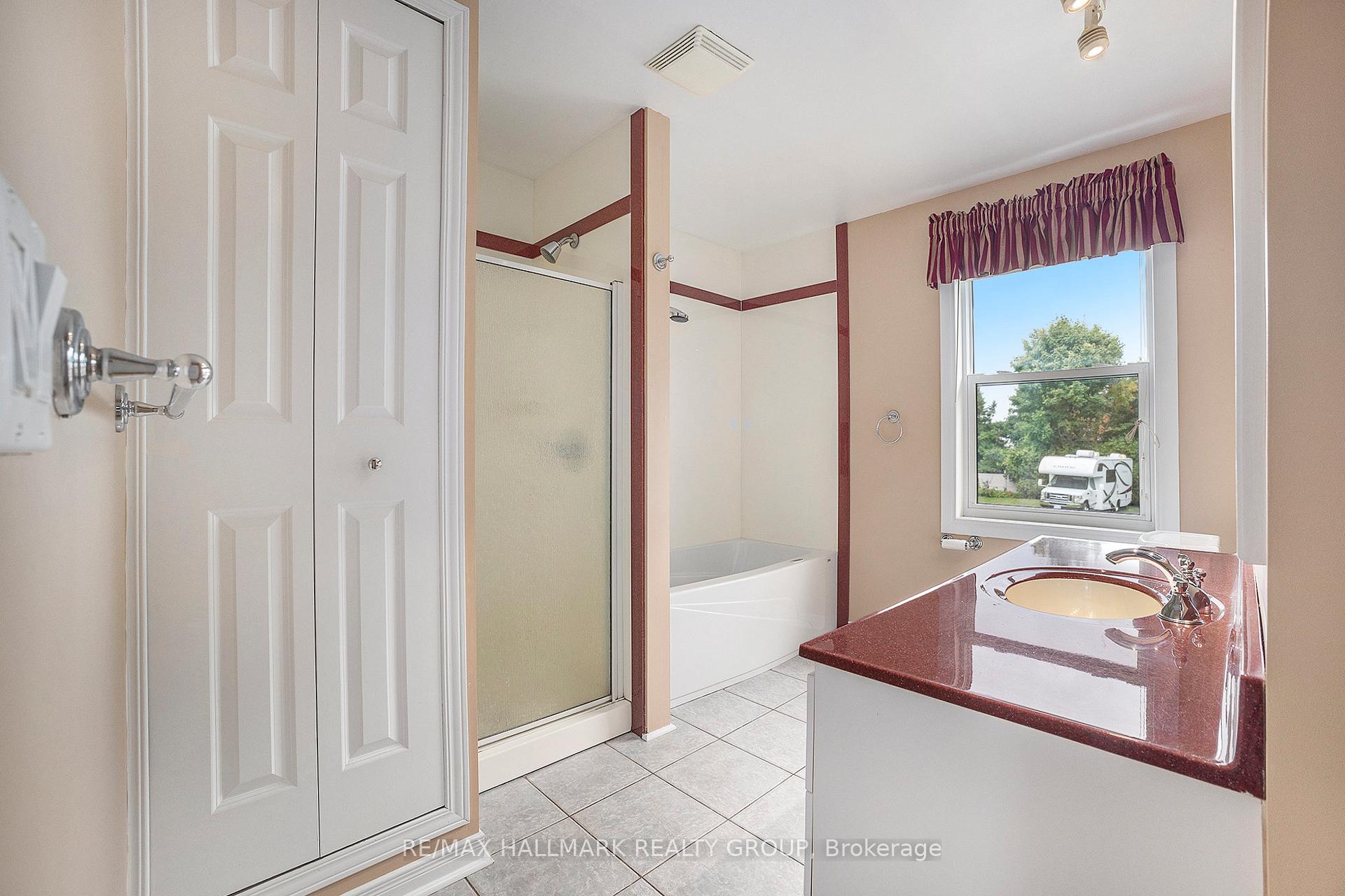 Photo 12 of 3533 Innes Road, Ottawa, Chapel Hill — HOMEH