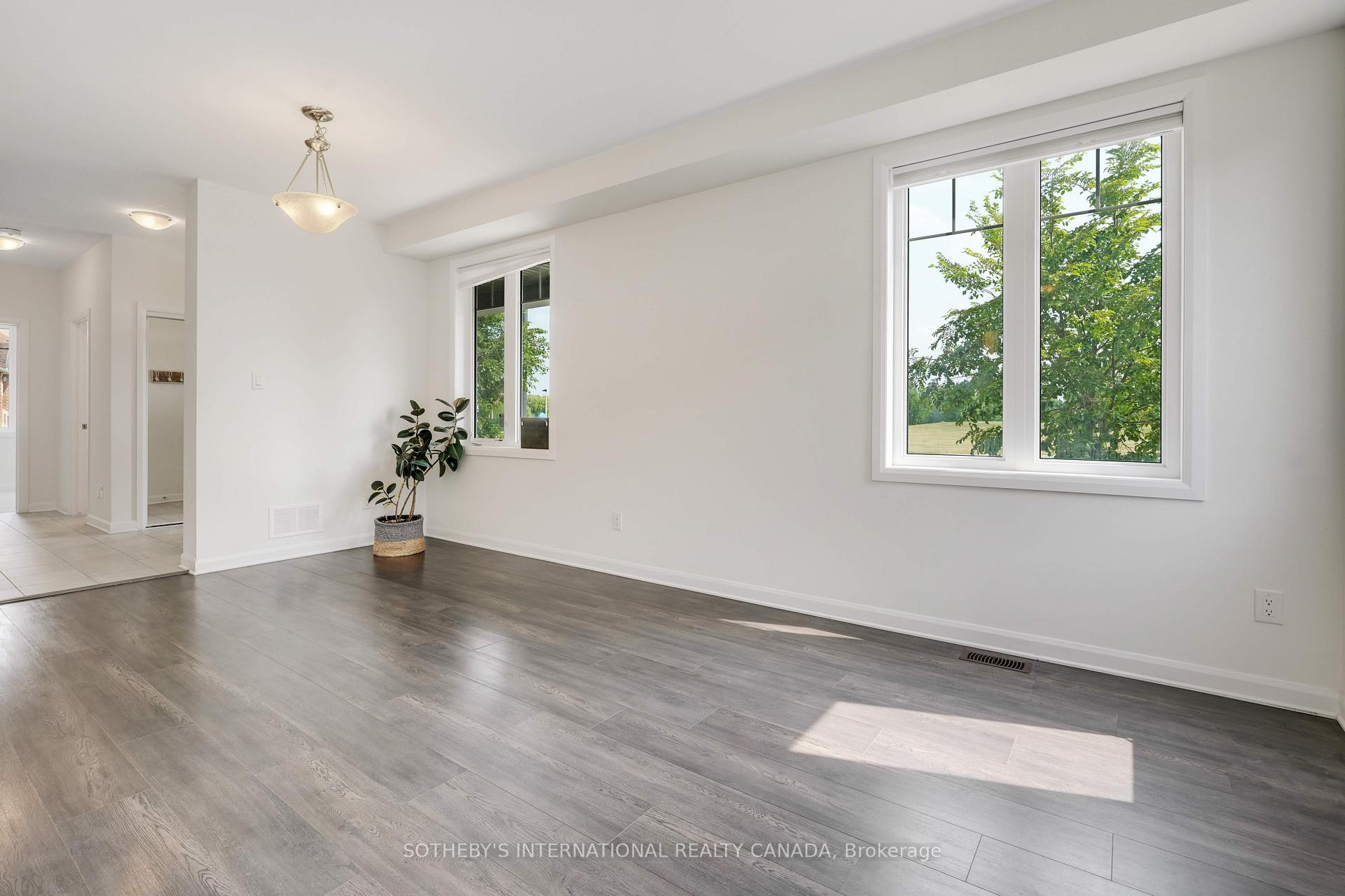 Photo 9 of 930 Serrano Street, Ottawa, Avalon East — HOMEH