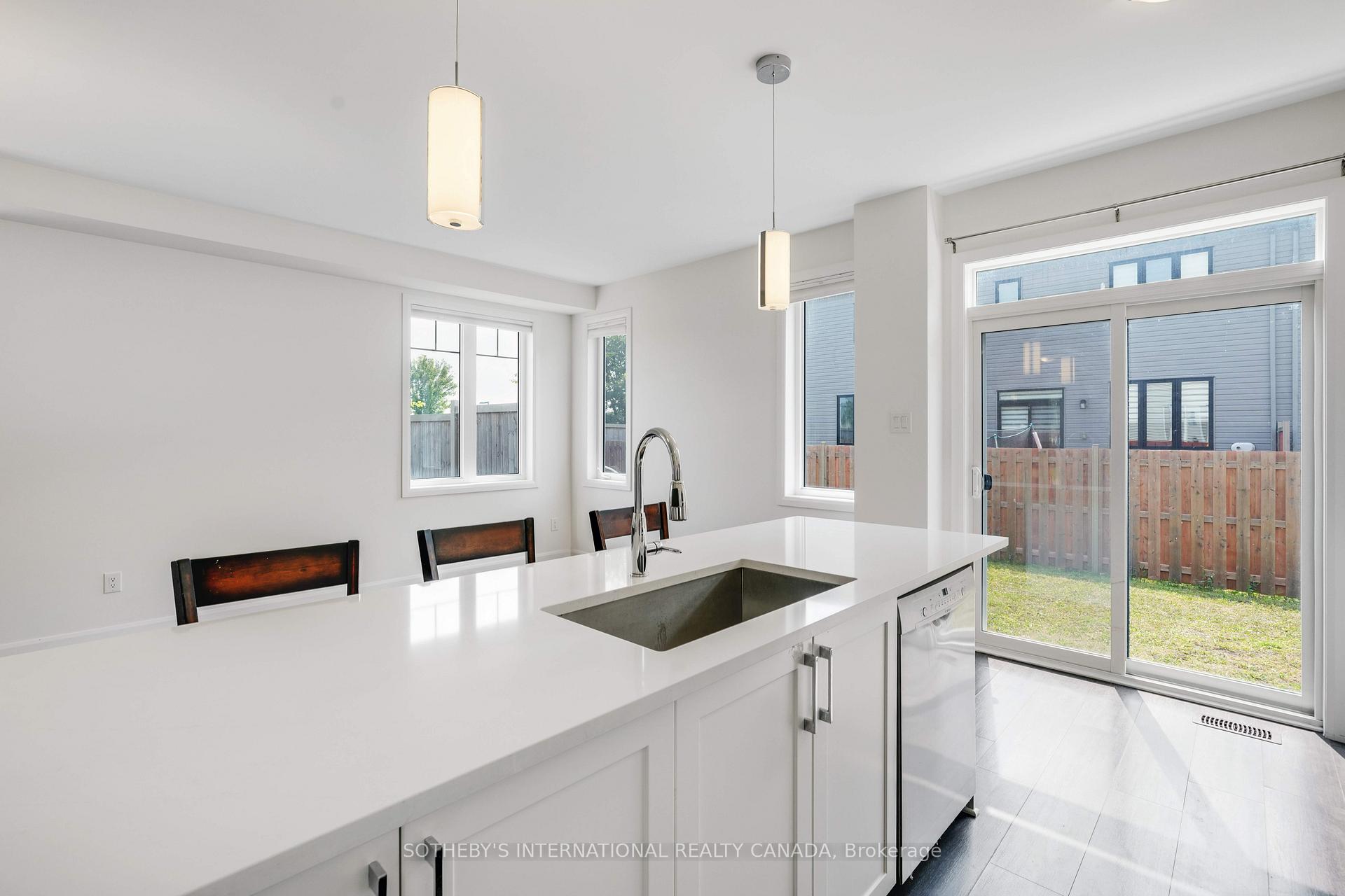 Photo 15 of 930 Serrano Street, Ottawa, Avalon East — HOMEH
