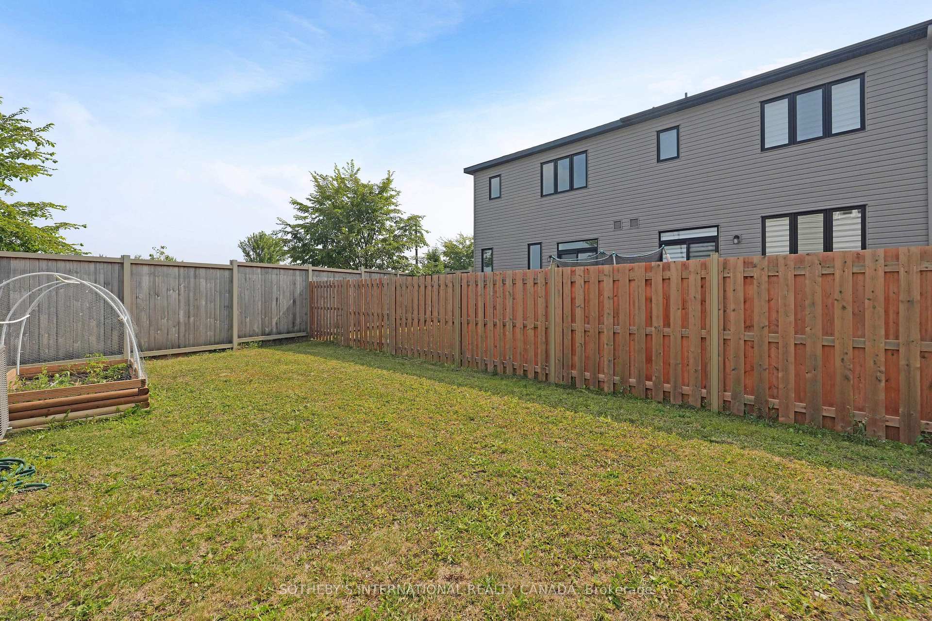 Photo 34 of 930 Serrano Street, Ottawa, Avalon East — HOMEH