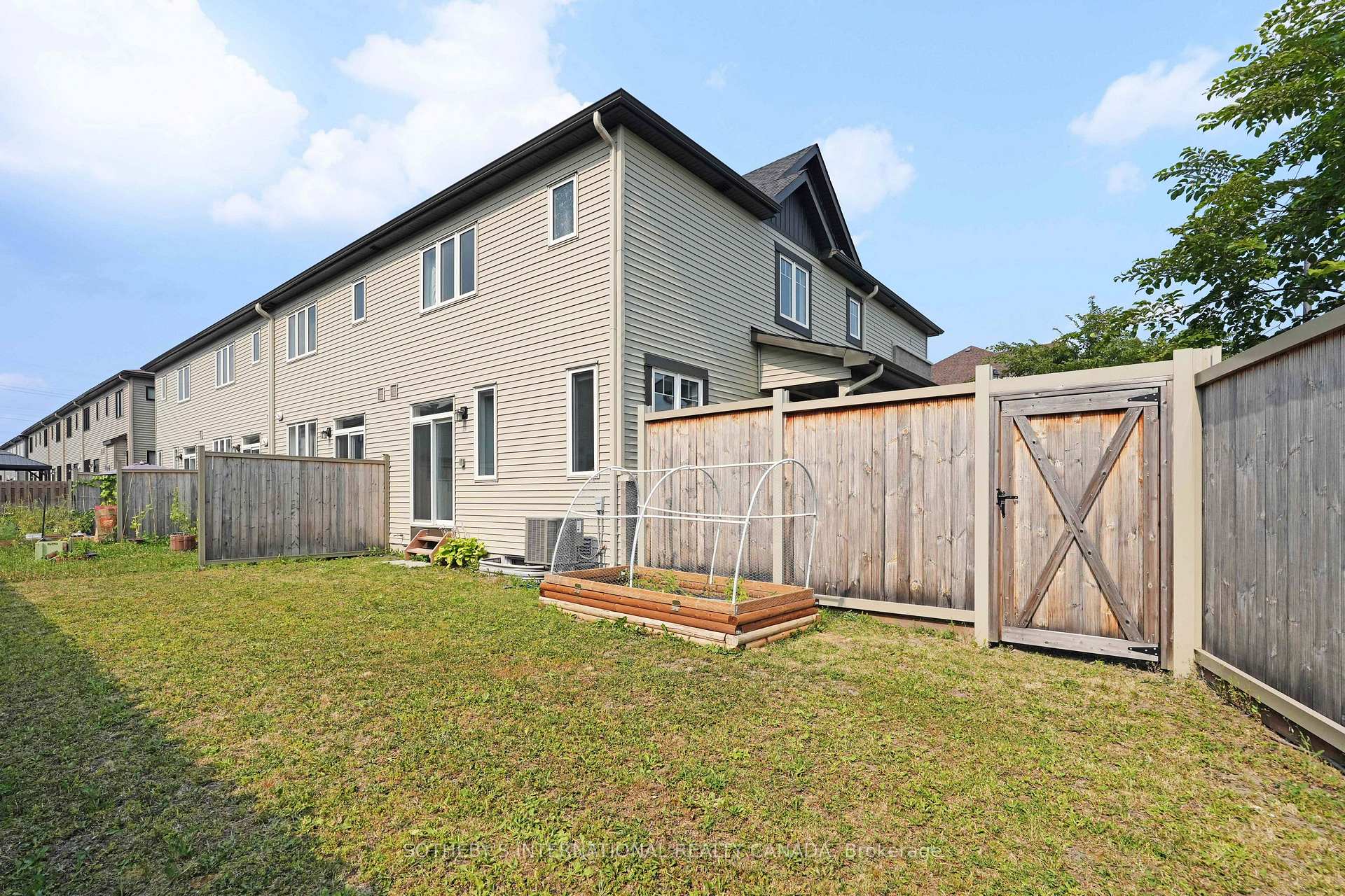 Photo 35 of 930 Serrano Street, Ottawa, Avalon East — HOMEH