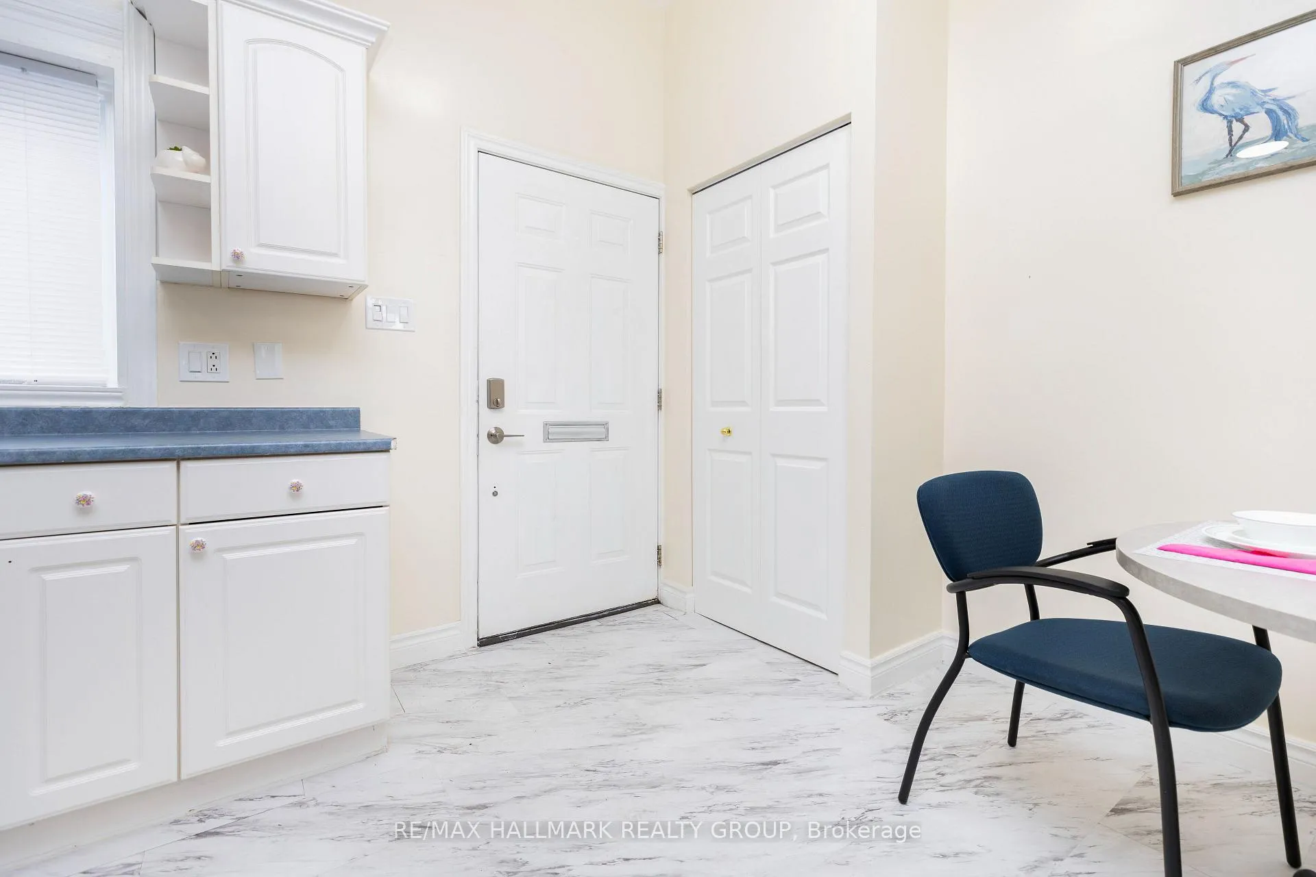 Photo 6 of Unit 5, 456 Bronson Avenue, Ottawa, West Centre Town — HOMEH