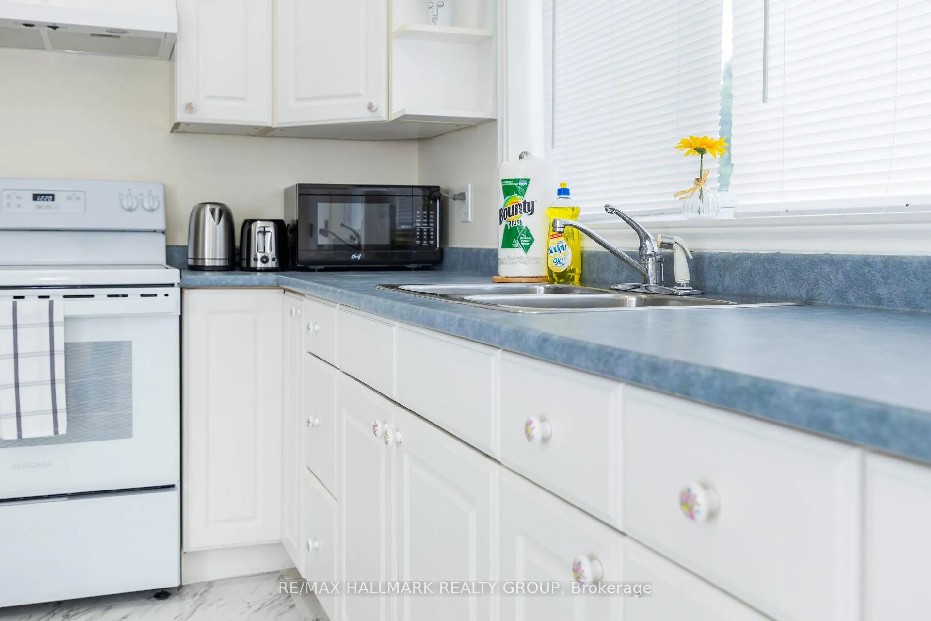 Photo 8 of Unit 5, 456 Bronson Avenue, Ottawa, West Centre Town — HOMEH
