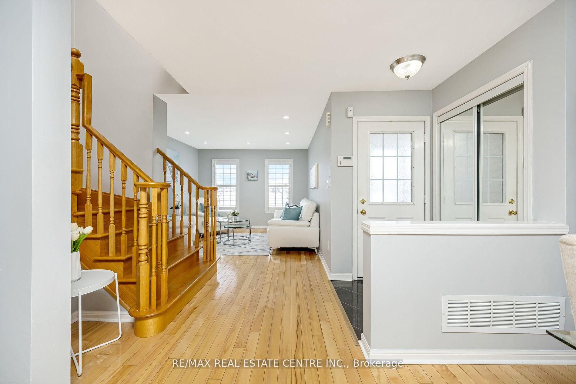 Photo 4 of 468 Trudeau Drive, Milton, Clarke — HOMEH