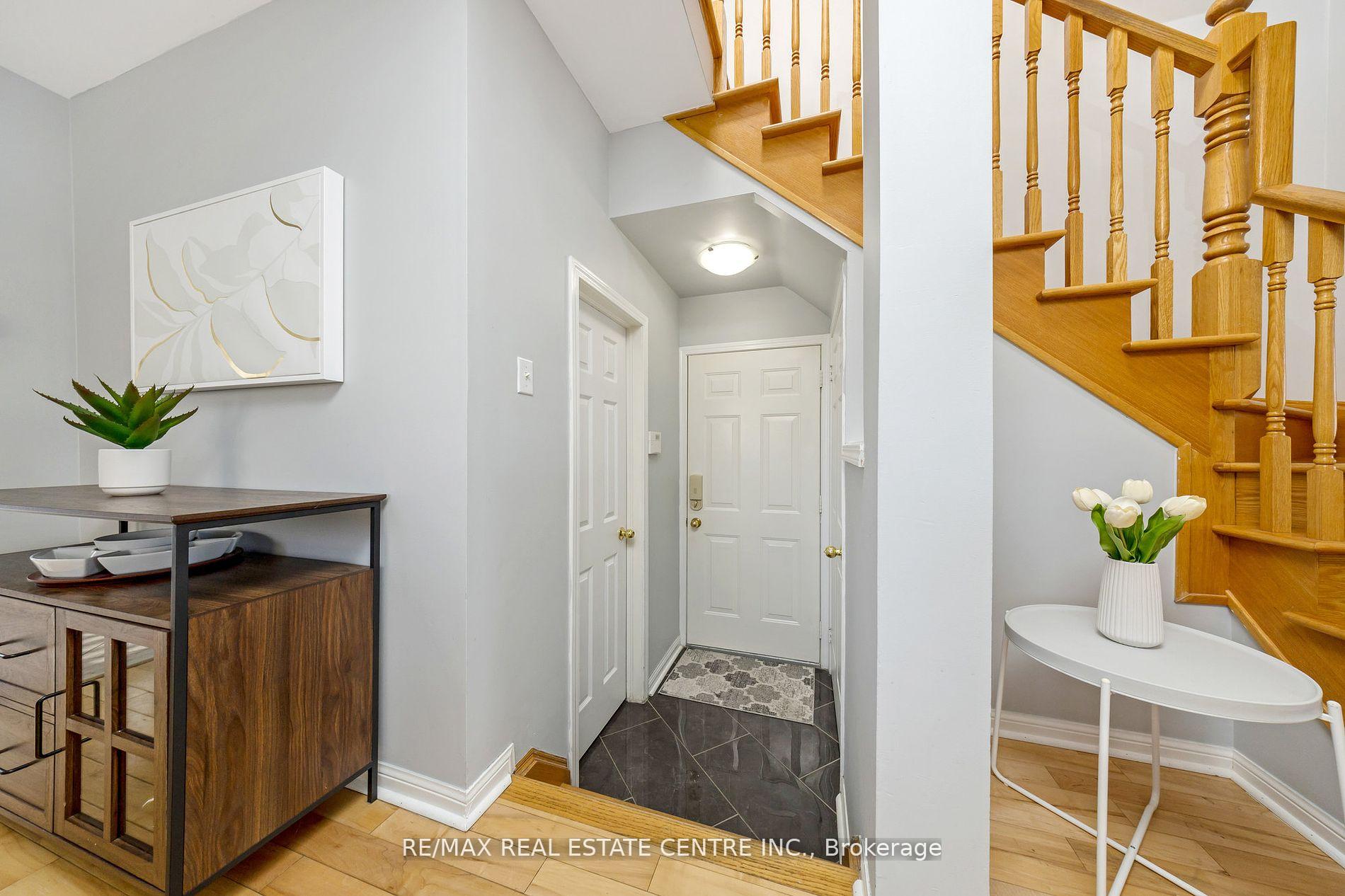 Photo 12 of 468 Trudeau Drive, Milton, Clarke — HOMEH
