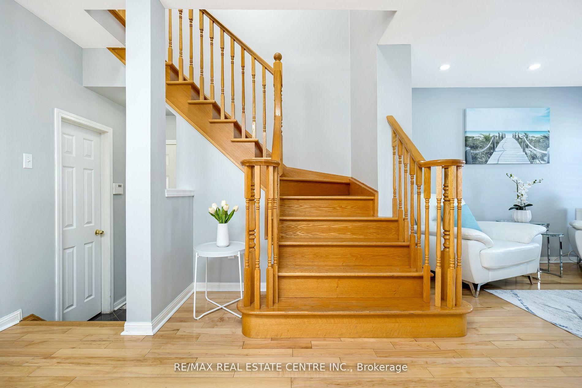 Photo 10 of 468 Trudeau Drive, Milton, Clarke — HOMEH