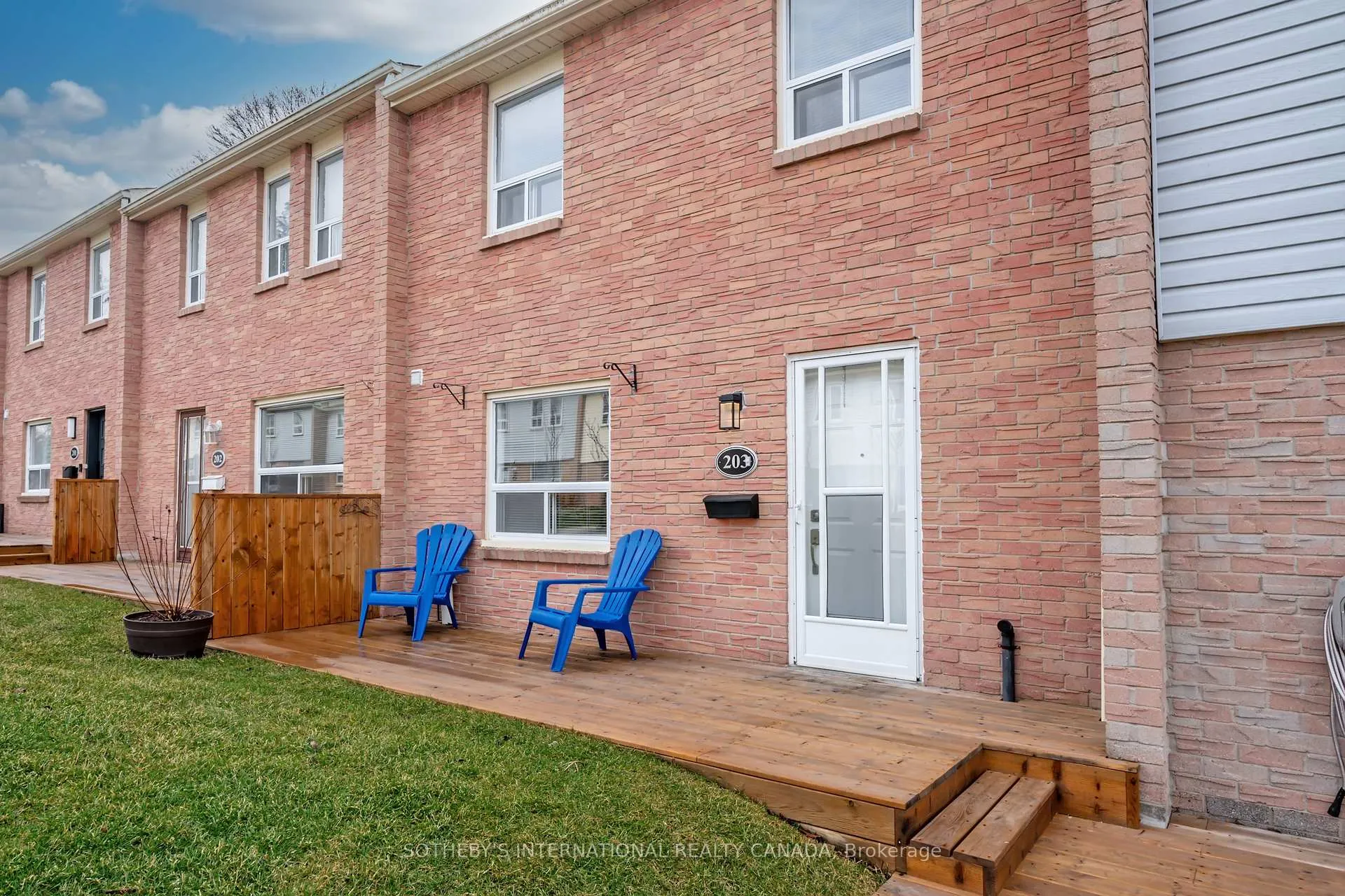 Front of Unit 203, 1055 Shawnmarr Road