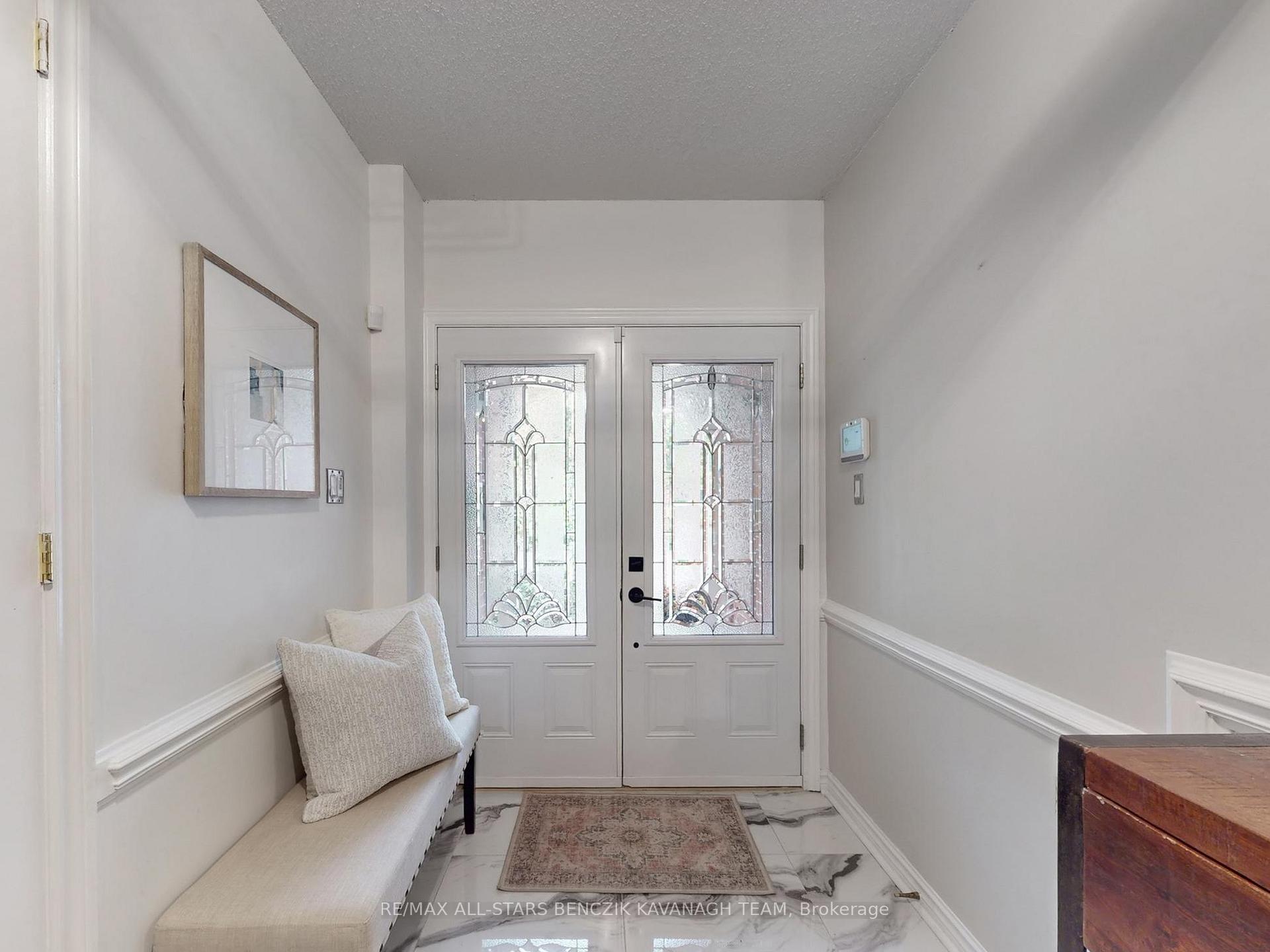 Photo 3 of 371 Fairway Gardens, Newmarket, Glenway Estates — HOMEH