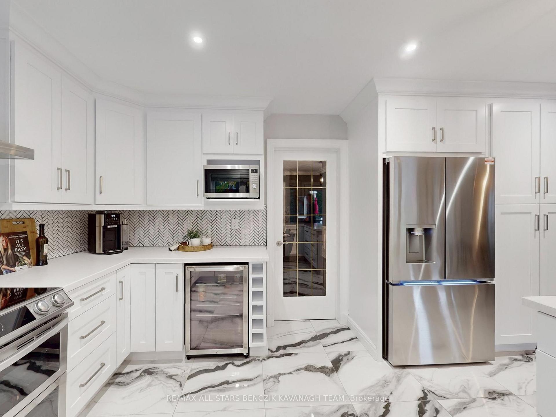 Photo 12 of 371 Fairway Gardens, Newmarket, Glenway Estates — HOMEH