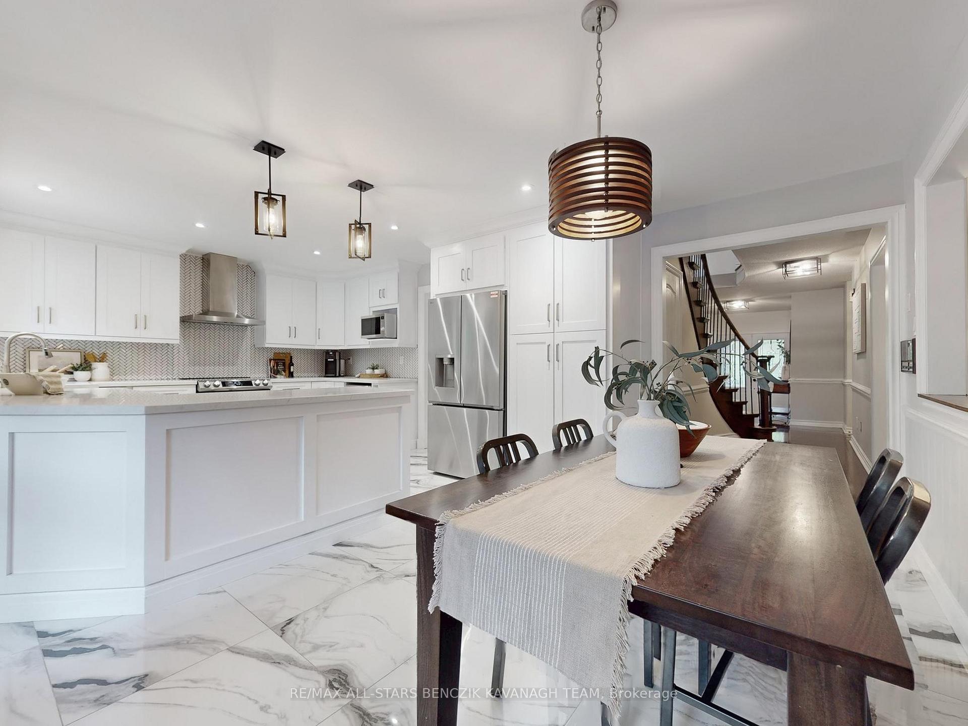 Photo 13 of 371 Fairway Gardens, Newmarket, Glenway Estates — HOMEH