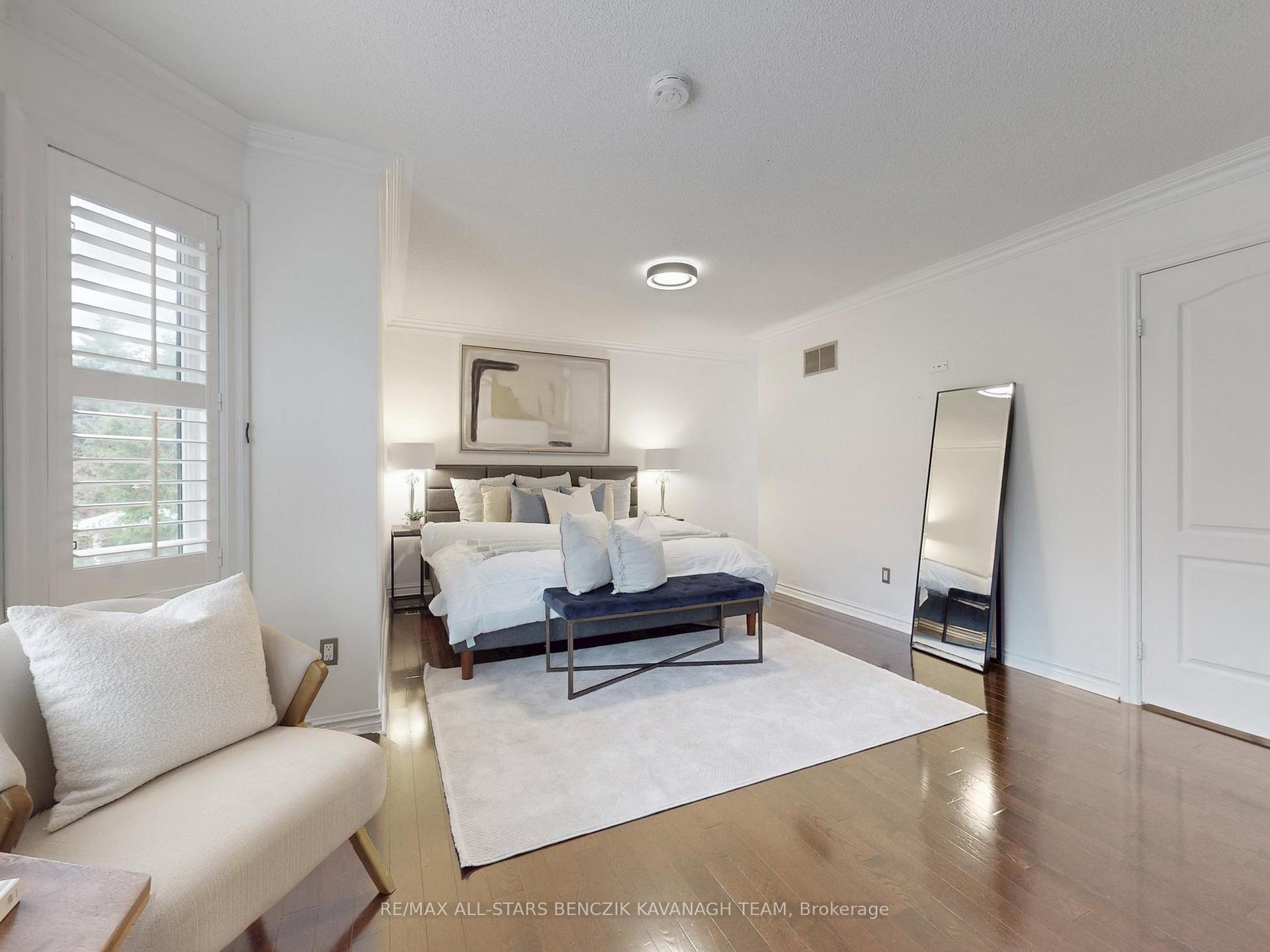 Photo 16 of 371 Fairway Gardens, Newmarket, Glenway Estates — HOMEH