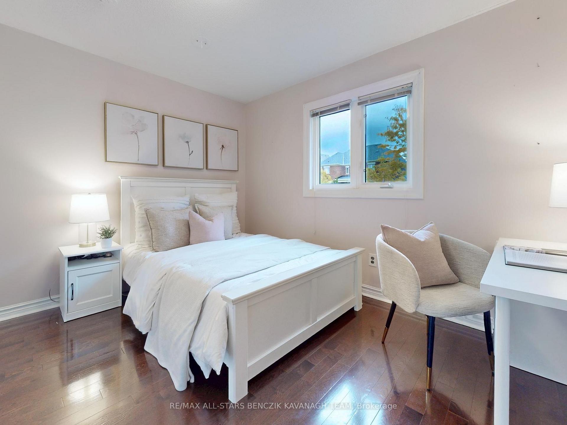 Photo 22 of 371 Fairway Gardens, Newmarket, Glenway Estates — HOMEH