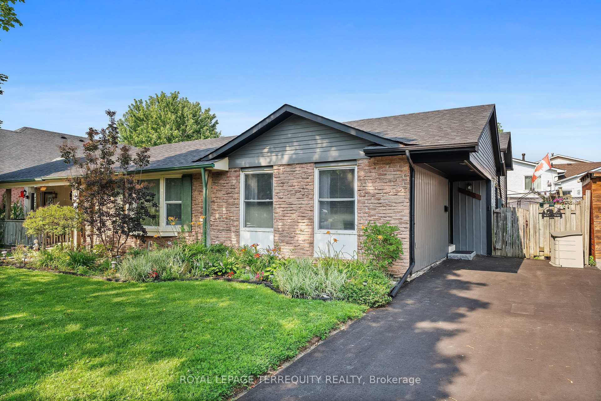 Front of 425 Lesabre Street