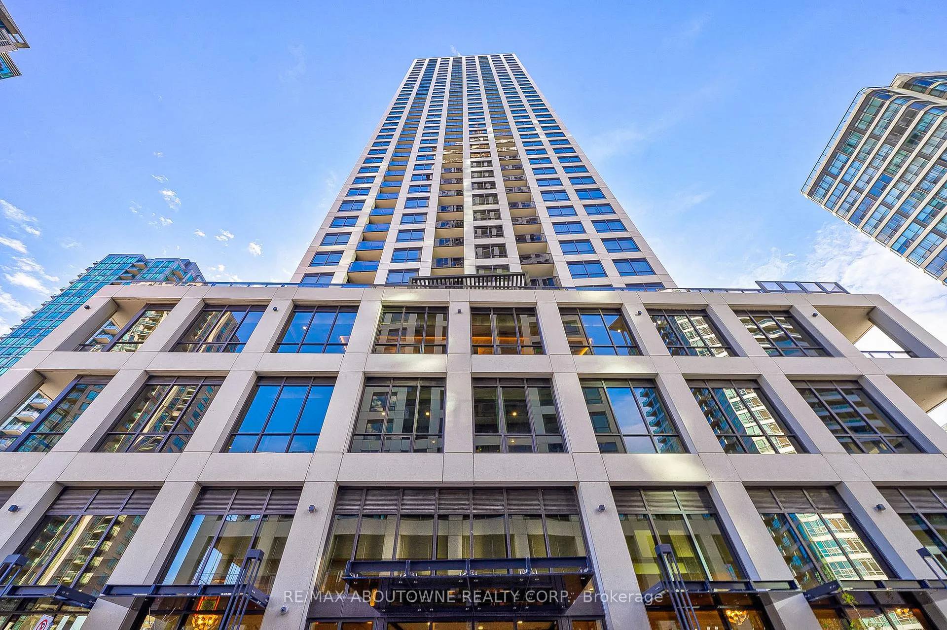 Front of Unit 2604, 36 Elm Drive W