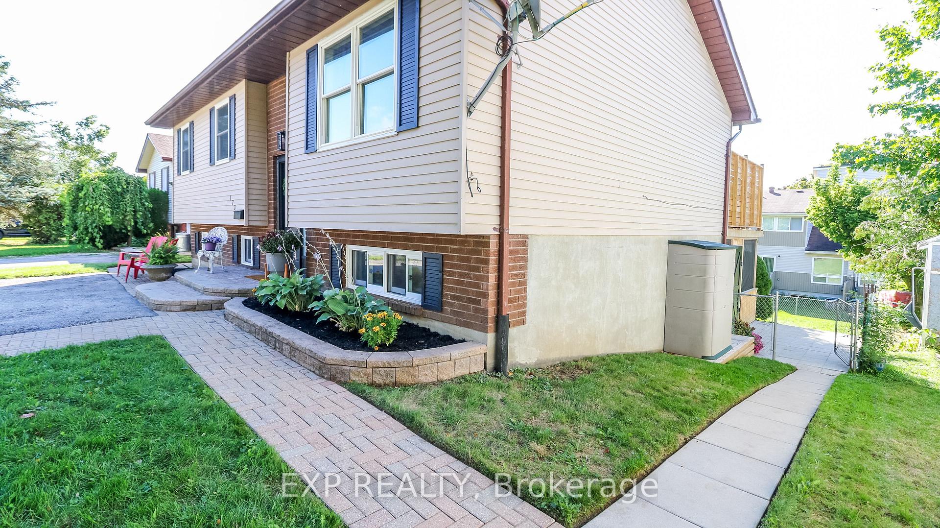 Photo 4 of 173 Shannon Street, Orillia — HOMEH