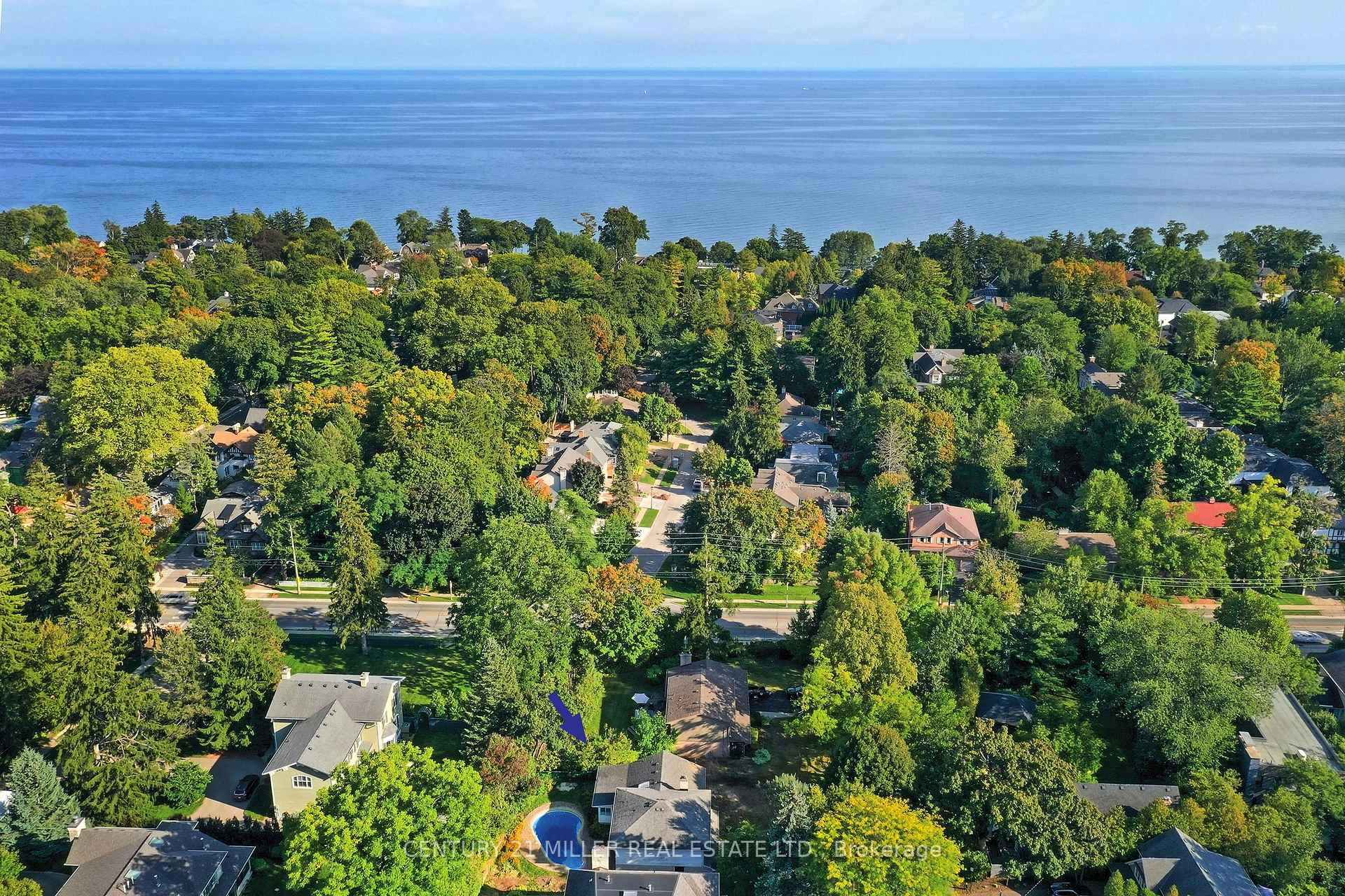 Photo 4 of 111 Gloucester Avenue, Oakville, Old Oakville — HOMEH