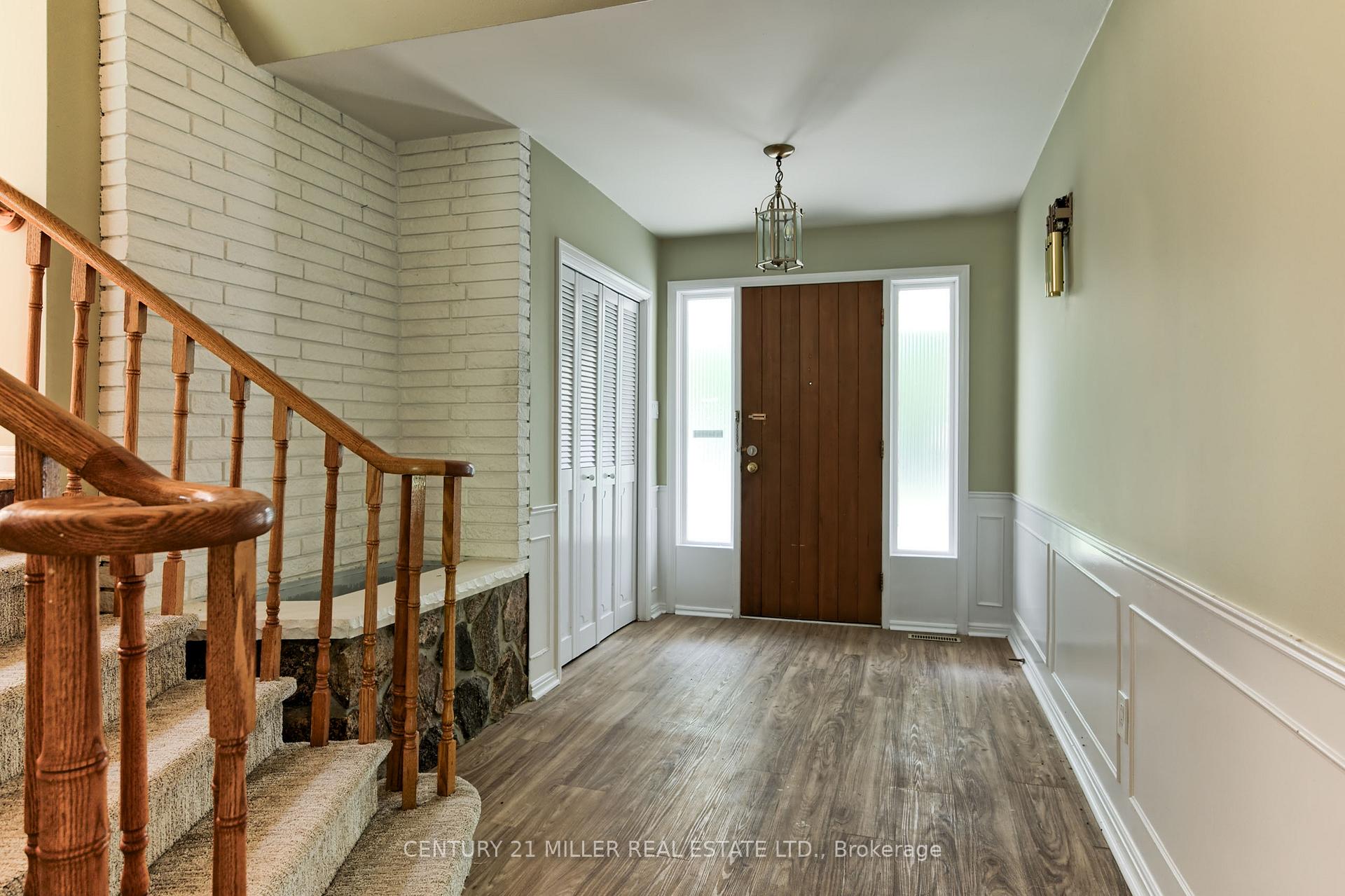 Photo 6 of 111 Gloucester Avenue, Oakville, Old Oakville — HOMEH