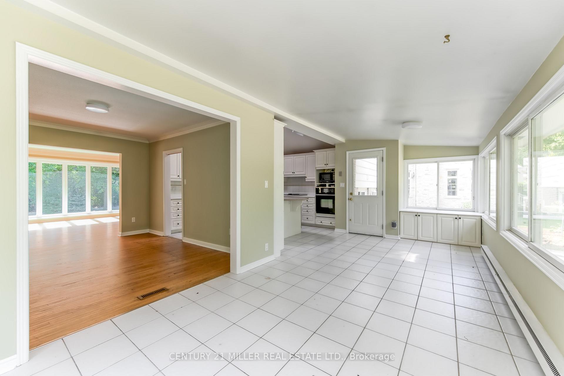 Photo 11 of 111 Gloucester Avenue, Oakville, Old Oakville — HOMEH