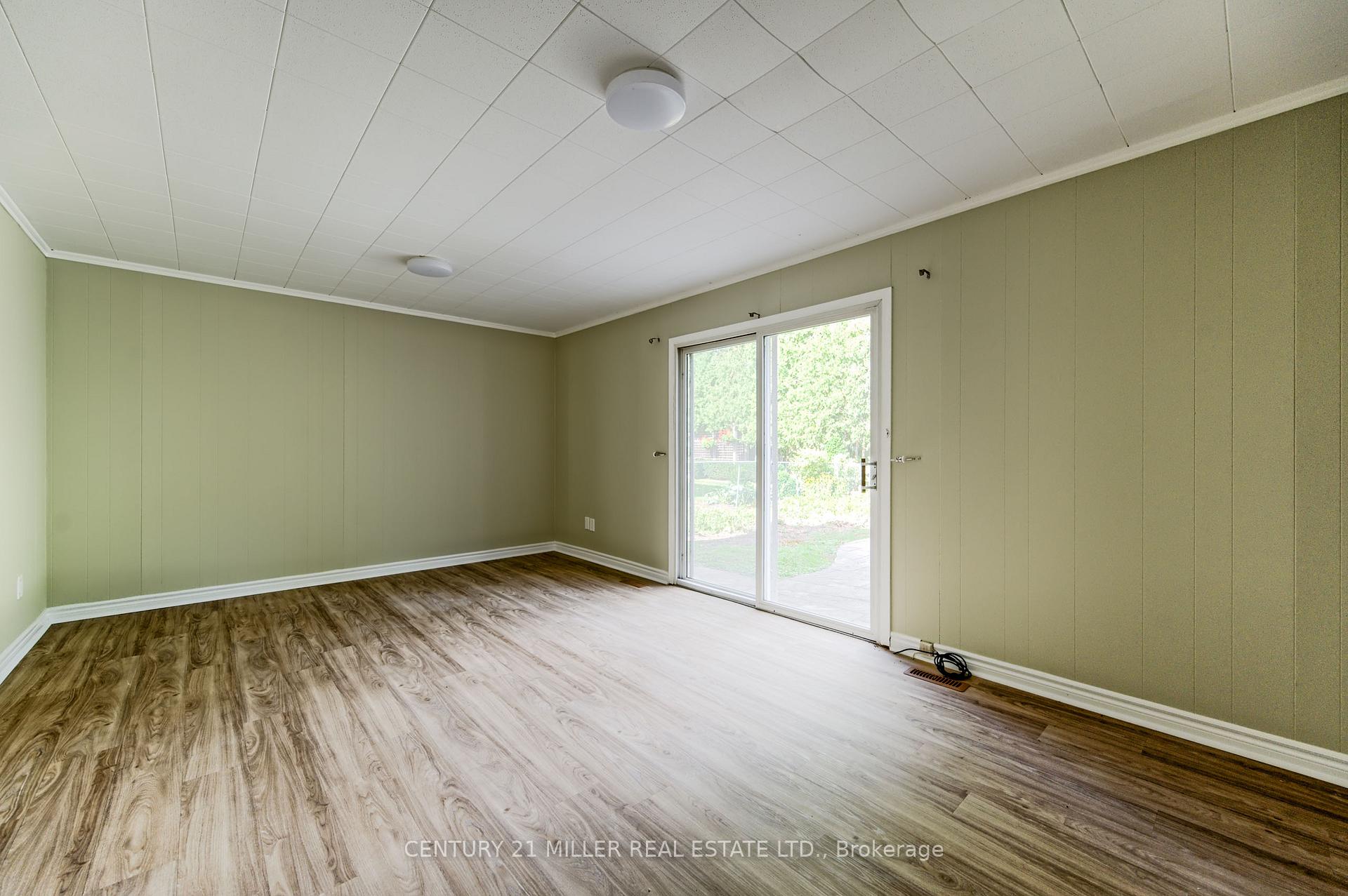 Photo 12 of 111 Gloucester Avenue, Oakville, Old Oakville — HOMEH