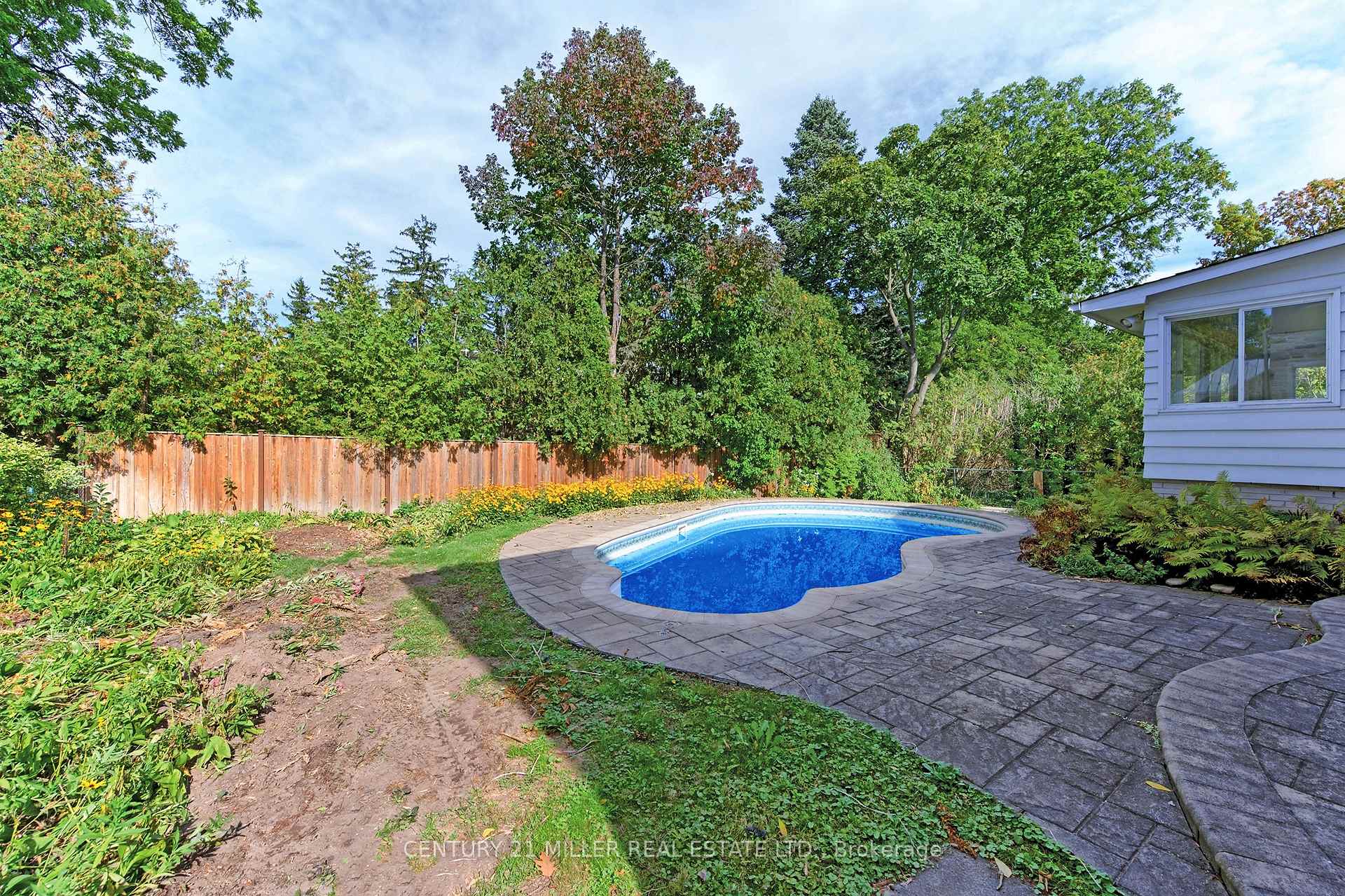 Photo 19 of 111 Gloucester Avenue, Oakville, Old Oakville — HOMEH
