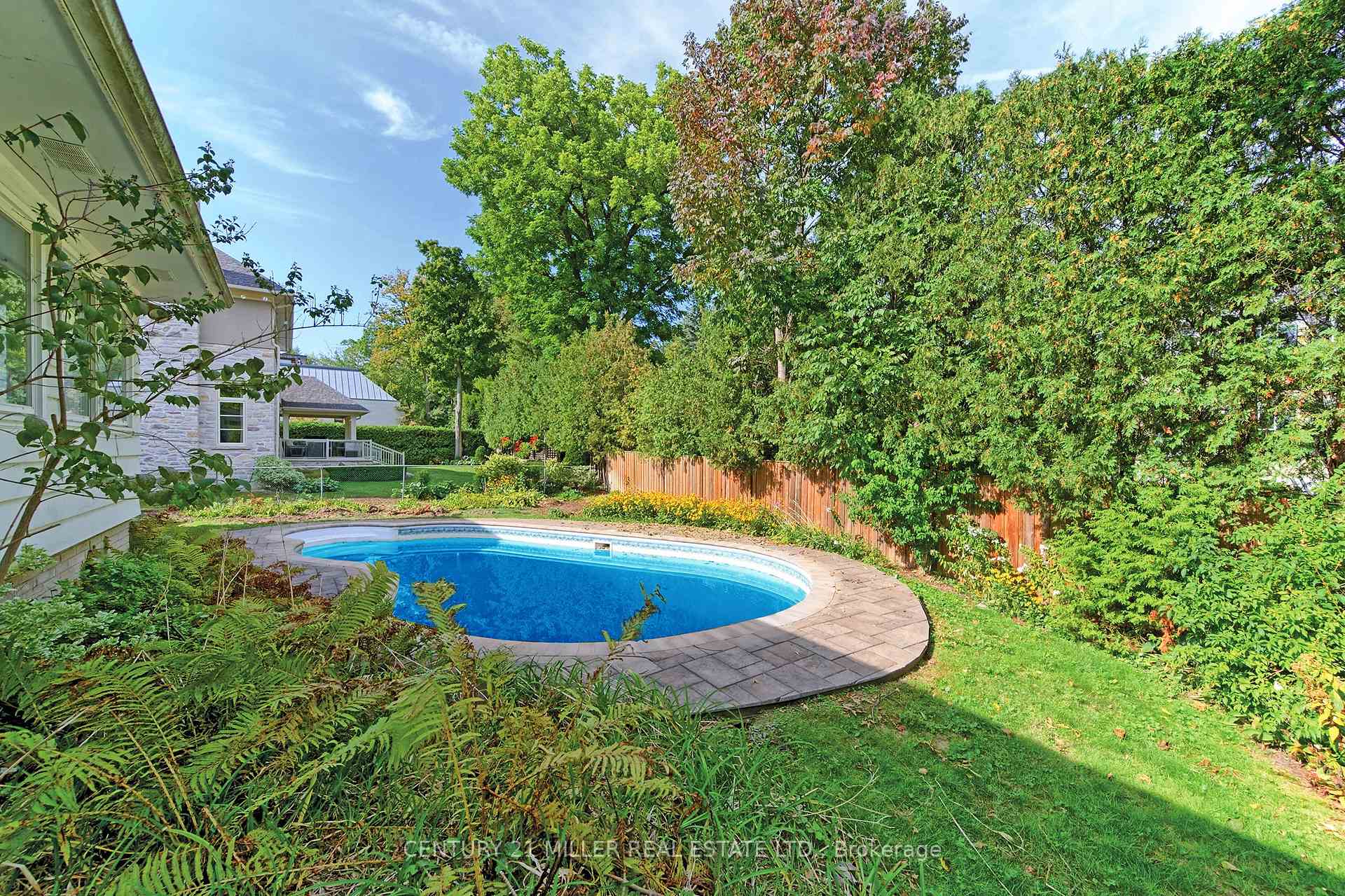 Photo 20 of 111 Gloucester Avenue, Oakville, Old Oakville — HOMEH
