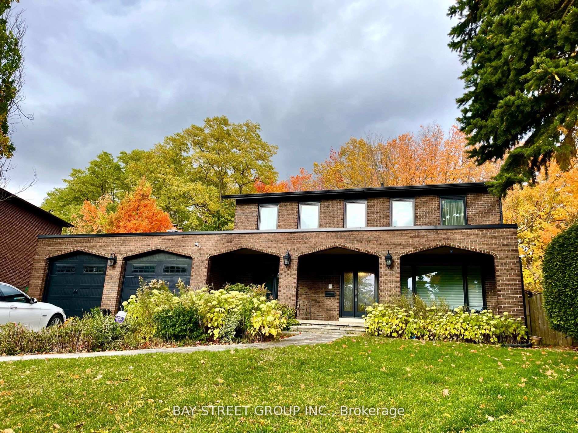 Photo 1 of 10 Dell Glen Court, Markham, Royal Orchard — HOMEH