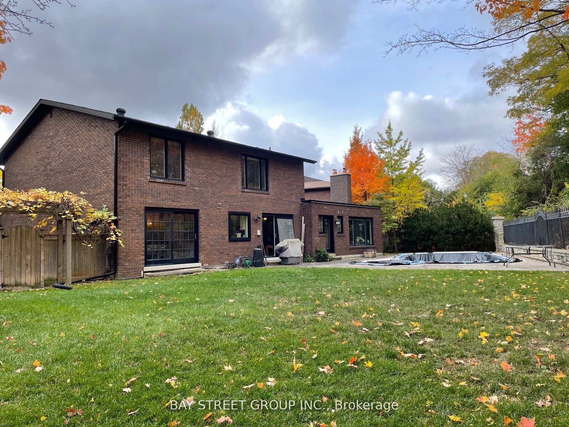 Photo 2 of 10 Dell Glen Court, Markham, Royal Orchard — HOMEH