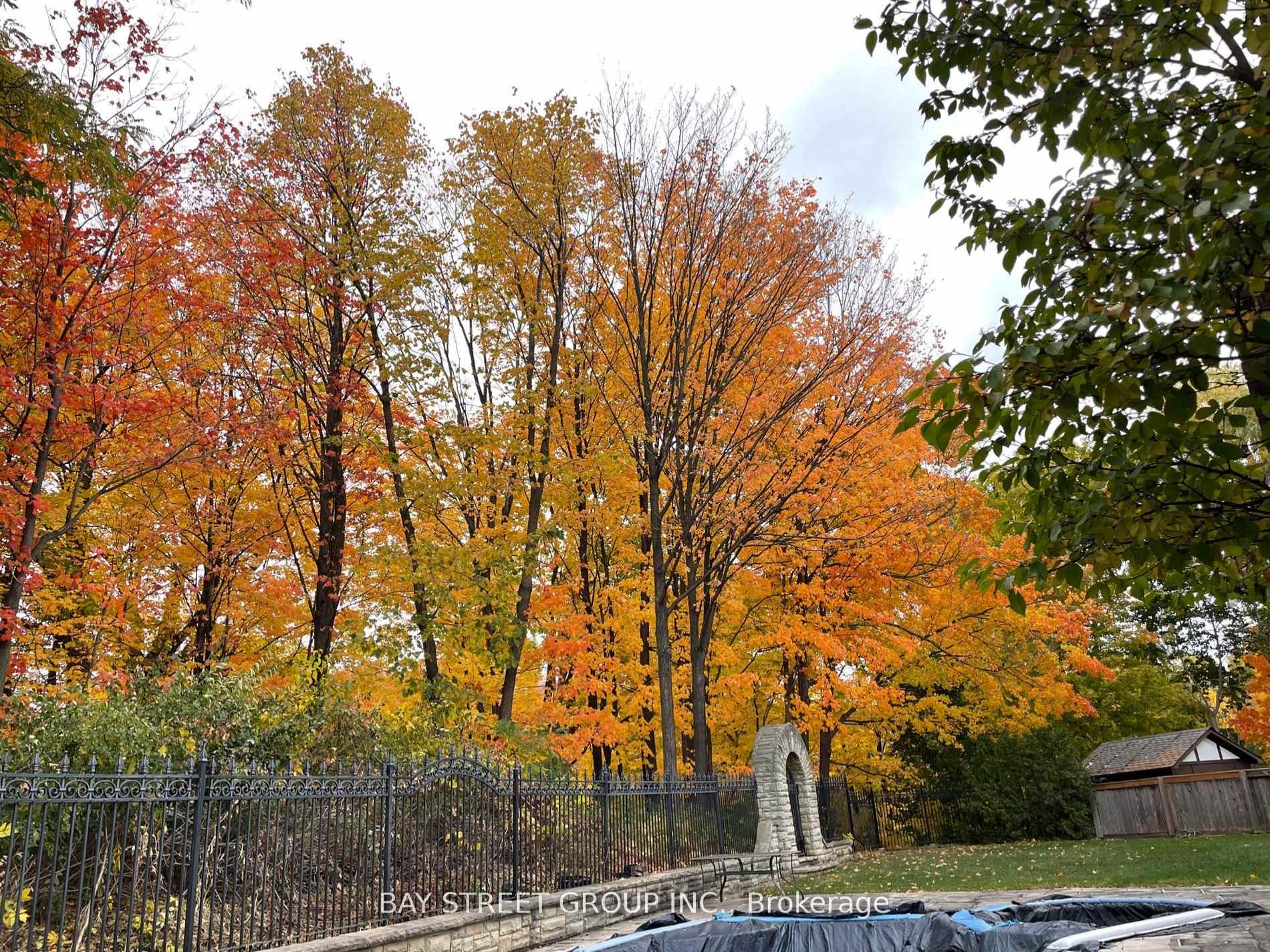 Photo 3 of 10 Dell Glen Court, Markham, Royal Orchard — HOMEH