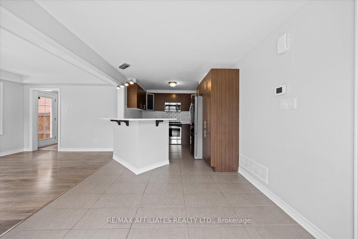 Photo 6 of 300 Sweetfern Crescent, Ottawa, Avalon West — HOMEH
