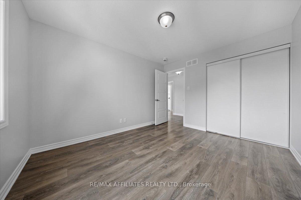 Photo 24 of 300 Sweetfern Crescent, Ottawa, Avalon West — HOMEH