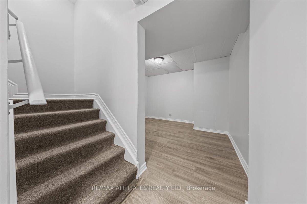 Photo 31 of 300 Sweetfern Crescent, Ottawa, Avalon West — HOMEH