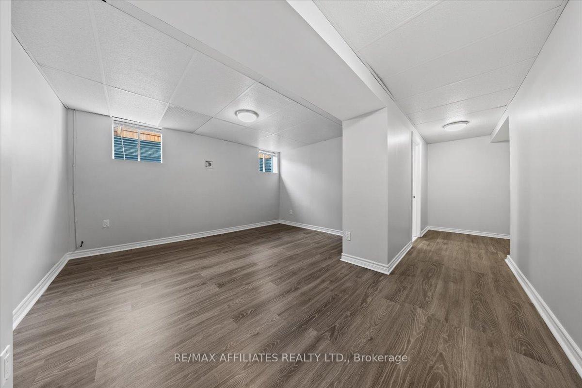 Photo 33 of 300 Sweetfern Crescent, Ottawa, Avalon West — HOMEH